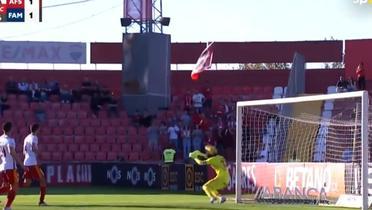 Guillermo Ochoa (Fuerte: X) 