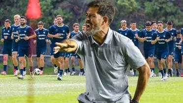 Gustavo Lema dirigiendo a Pumas / Foto: Pumas MX