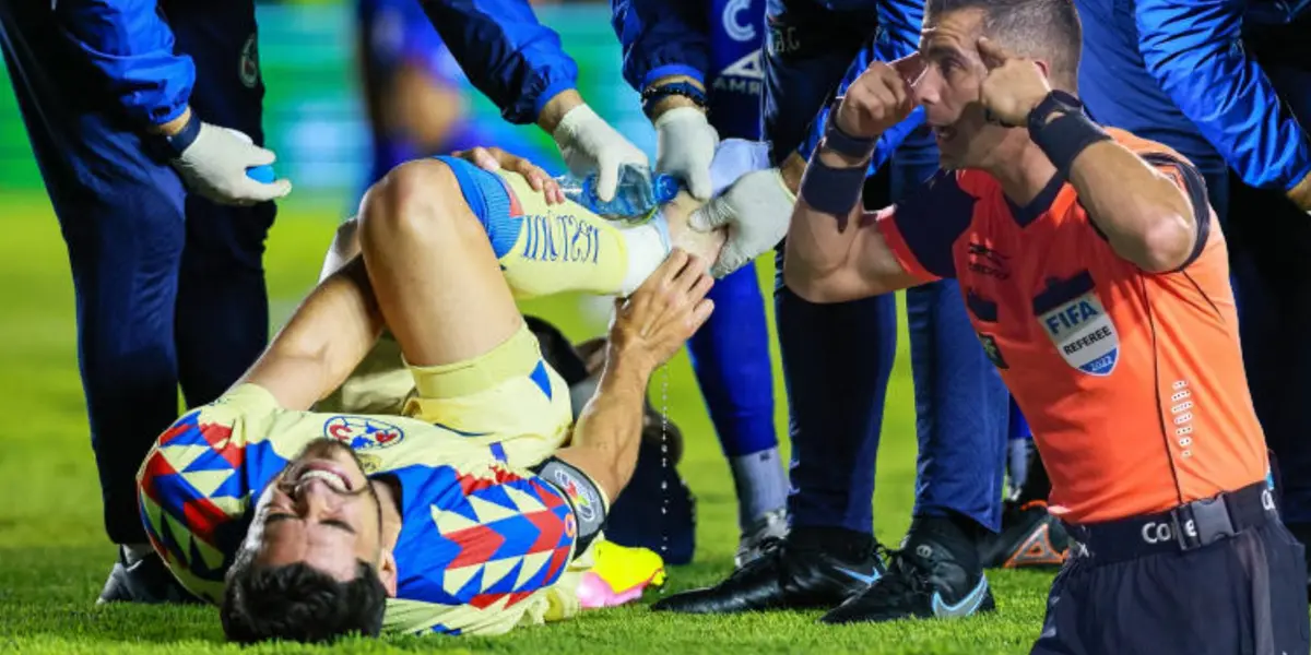 Henry Martín durante una falta en el Cruz Azul vs. América - Final Clausura 2024