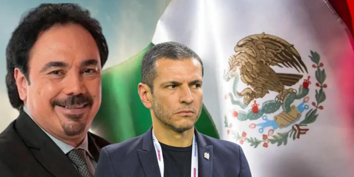 Hugo Sánchez con la bandera de México (Foto: Soy Fútbol) 