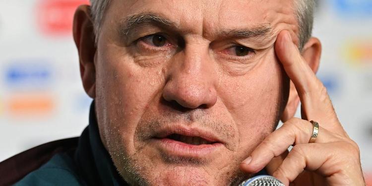 El dolor de cabeza de Javier Aguirre que le causan desde la Premier League 