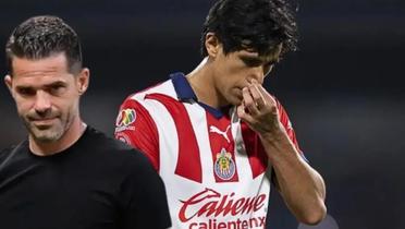 José Juan Macías en el campo de juego, con rostro de decepción (Fuente: Imago) 