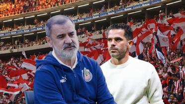 Juan Carlos Martínez y Fernando Gago / @Chivas