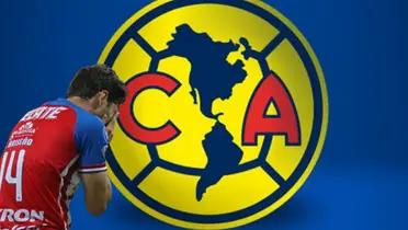 Jugador de Chivas junto al escudo del América / FOTO Fernando Carranza