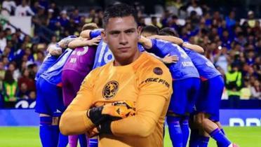 Luis Ángel Malagón y al fondo Cruz Azul (Foto: Imago7)