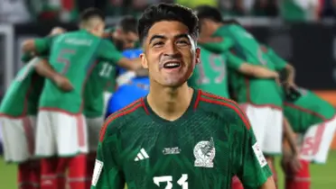 Nicolás Ibáñez con la playera de la Selección Mexicana