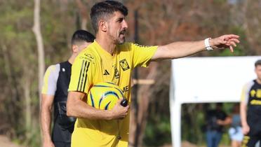 Paunovic entrena con el plantel de Tigres (Fuente: Tigres) 