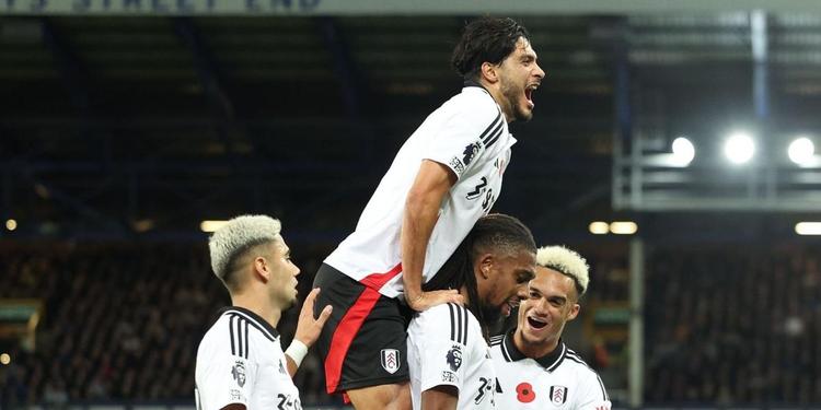 (VIDEO) A pesar del partidazo de Raúl Jiménez, Fulham dejó ir la victoria ante Everton 