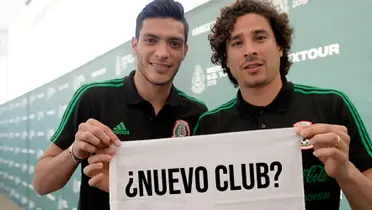 Raúl Jiménez y Guillermo Ochoa durante la convocatoria a la Selección Mexicana