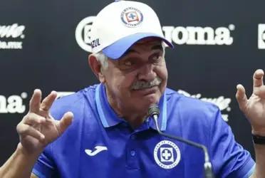 Ricardo Ferretti cambió el estilo de juego de Cruz Azul y ahora uno de sus elementos abandonaría