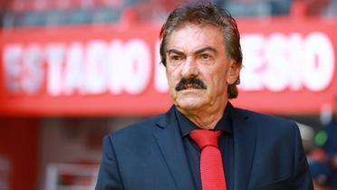 Ricardo La Volpe en el banquillo del combinado de Toluca (Fuente: Imago) 