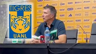 Robert Dante Siboldi durante una conferencia de prensa en Tigres