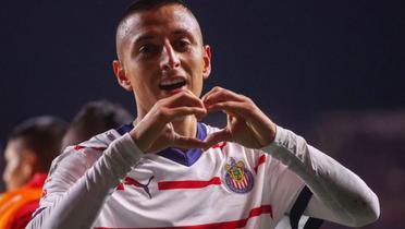 Roberto Alvarado (Foto: Chivas) 