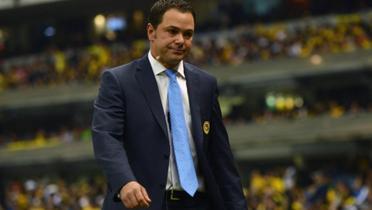 Santiago Baños en el Estadio Azteca del Club América (Foto: Águilas Monumental)