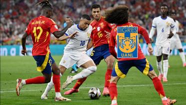 Selección de Francia y selección de España juegan en la semifinal de la Eurocopa. (Fuente: EFE) 