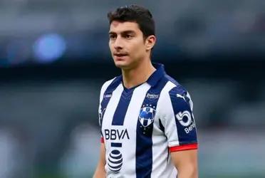 Stefan Medina sorprendió estando en la banca en el último partido de Rayados