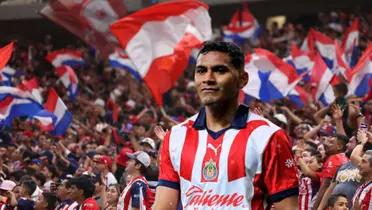 Tiba Spúlveda frente a la afición de chivas