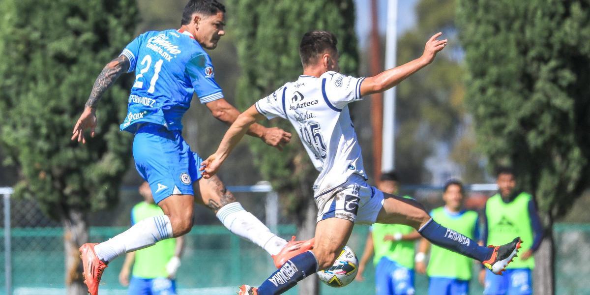 Toro Fernández está de regreso pero podría no ver acción vs Puebla / Foto: IG @cruzazul