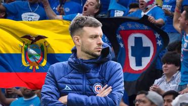 Aficionados de Cruz Azul en su estadio, al frente Martín Anselmi (Fuente: Máquina Celeste) 