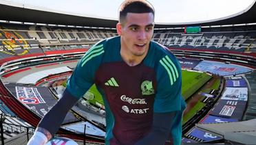 Alex Padilla y al fondo el Estadio Azteca (Foto: X @miseleccionmx)