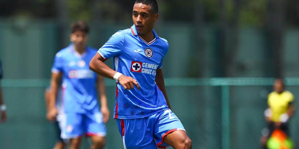 Amaury Morales con la camiseta del Cruz Azul. (Foto: Fútbol Total)