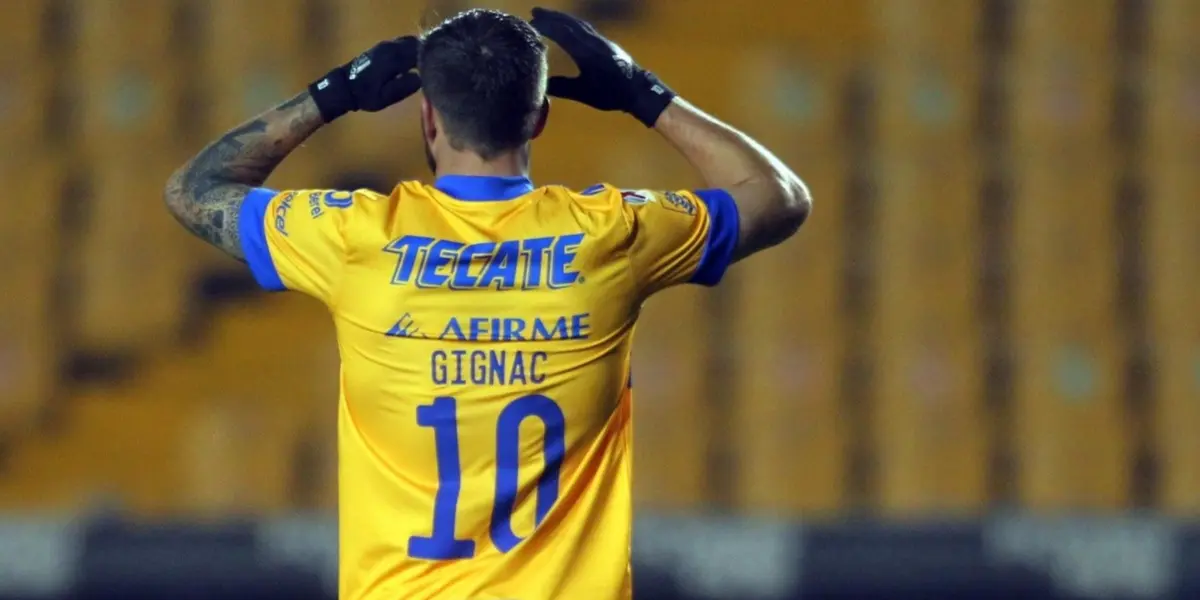 André-Pierre Gignac durante su etapa en Tigres con la playera 10