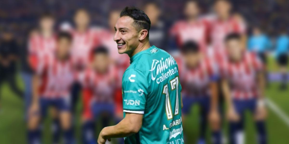 Andrés Guardado y al único que abrazó de Chivas, no fue Chicharito