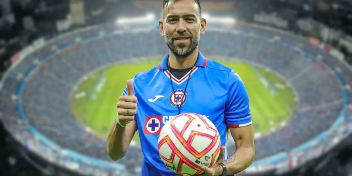 César Delgado en homenaje con Cruz Azul