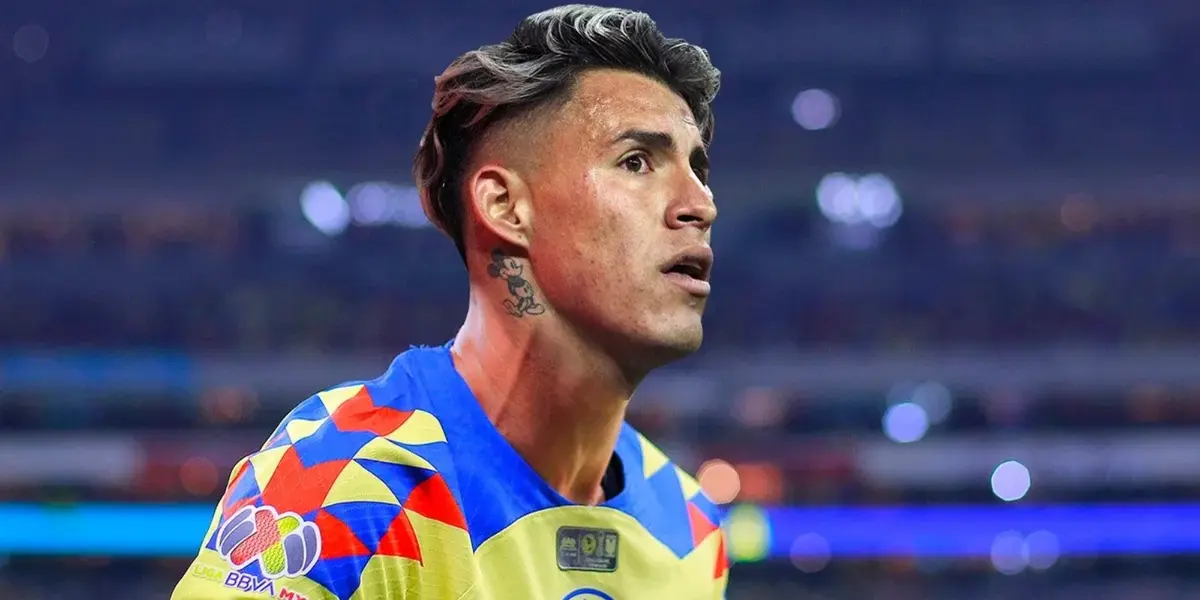 Cristian Calderón con la playera del América (Fuente: Soy Fútbol)