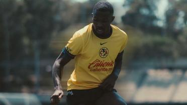 El atacante francés publicó una foto entrenando con la playera del bicampeón 