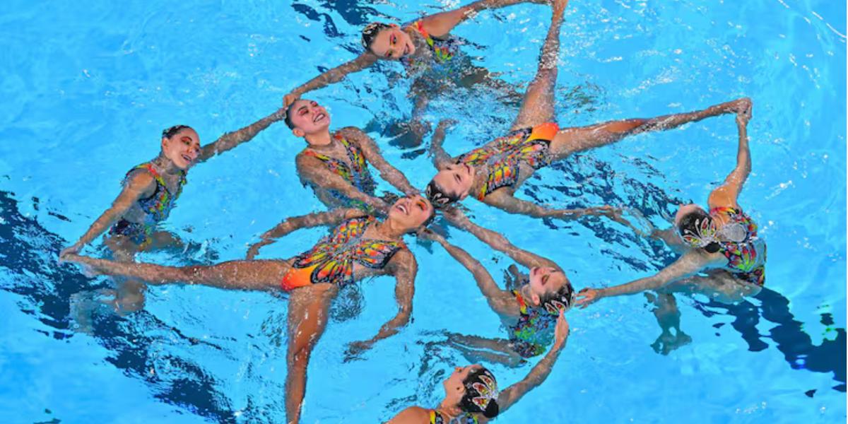 El equipo mexicano de natación artística. (Foto: AFP)