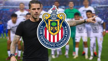 Fernando Gago dirigiendo a Chivas / Foto: Pumas MX