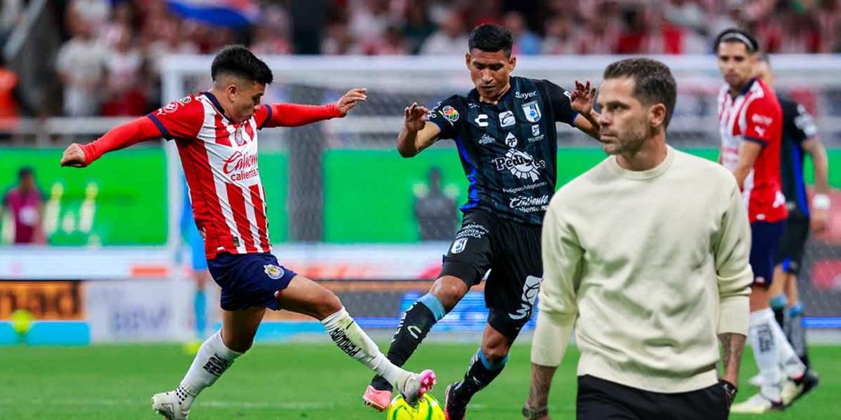 Gago y Chivas en partido vs Querétaro