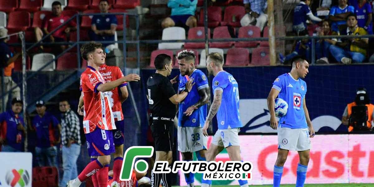 Gonzalo Piovi fue expulsado en la derrota de Cruz Azul contra Atlético San Luis (Foto: Imago7)