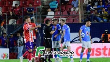 Gonzalo Piovi fue expulsado en la derrota de Cruz Azul contra Atlético San Luis (Foto: Imago7)