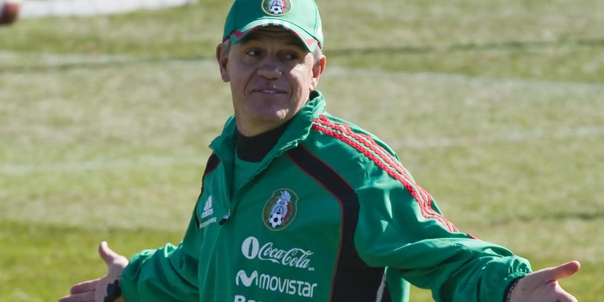 Javier Aguirre durante una práctica de México en su segundo ciclo. (Foto: Goal)