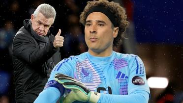 Javier Aguirre y Guillermo Ochoa (Foto: GettyImages)