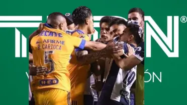 Jugadores de Tigres y Rayados/ Foto: TUDN 