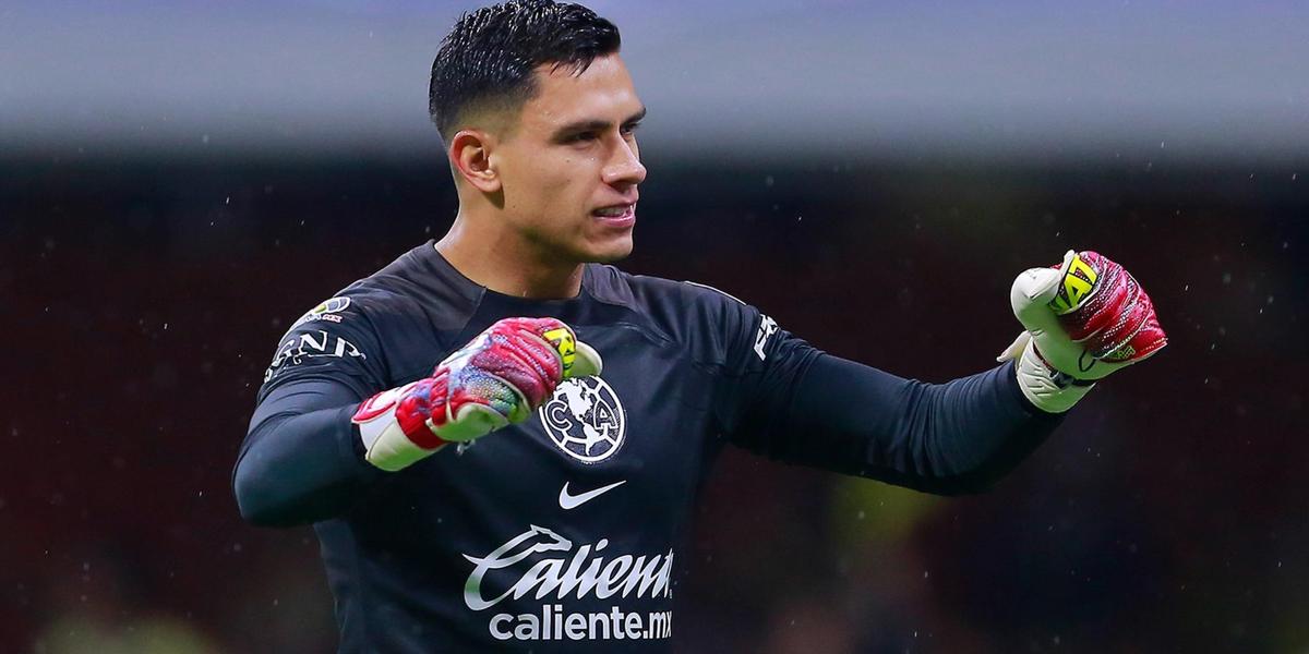 Luis Malagón durante una práctica del Club América. (Foto: Getty Images)