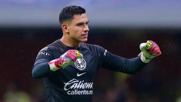 Luis Malagón durante una práctica del Club América. (Foto: Getty Images)