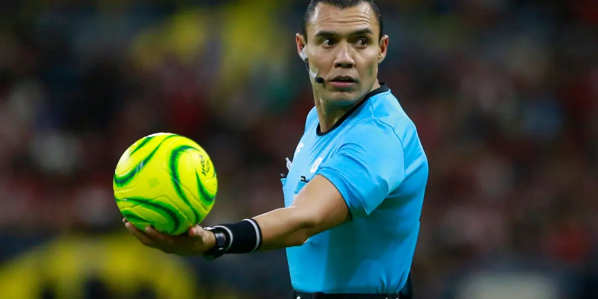 Marco Antonio Ortiz durante el partido entre Atlas y Chivas por el Torneo Clausura 2024