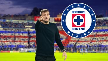 Martín Anselmi dirigiendo a Cruz Azul / Foto: Agencias