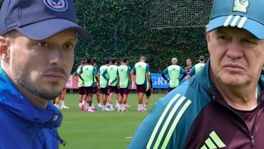 Martín Anselmi y Javier Aguirre, al fondo la Selección Mexicana (Foto: GettyImages)