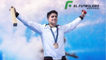 Osmar Olvera ganó la medalla de bronce en clavados individuales.