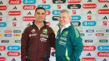 Rafa Márquez y Javier Aguirre en su presentación de regreso a México. (Foto: Fútbol Total)