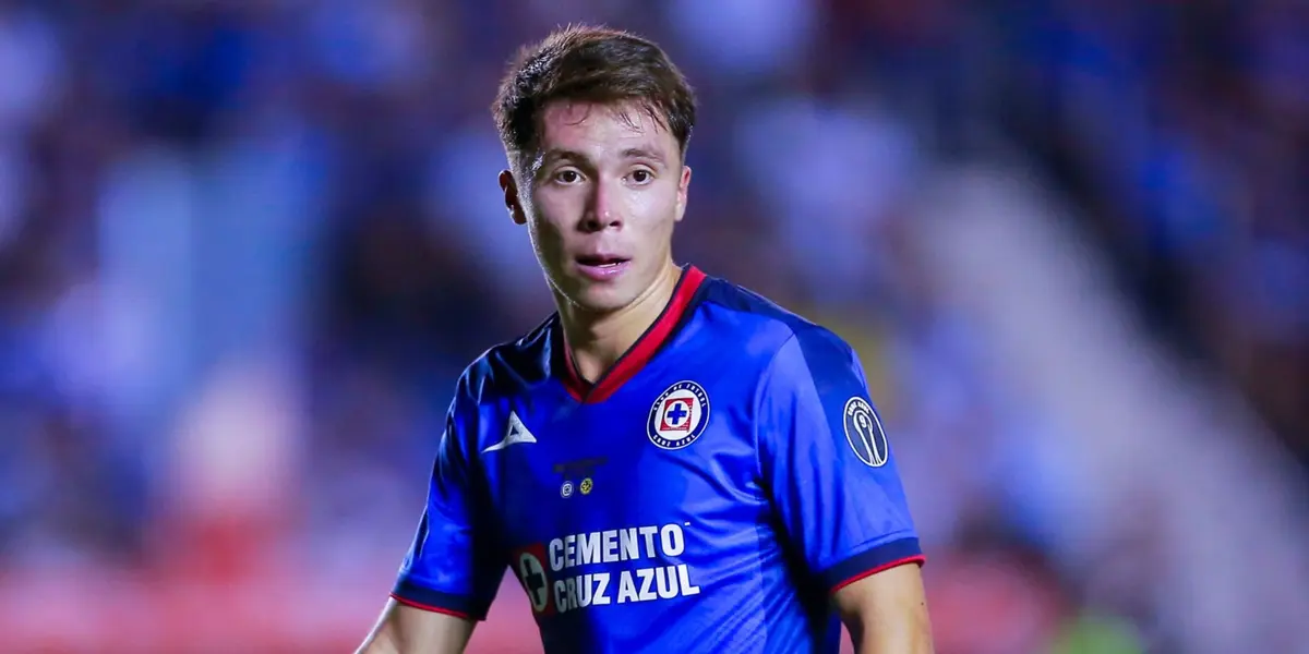 Rodrigo Huescas durante el cotejo entre Cruz Azul y América