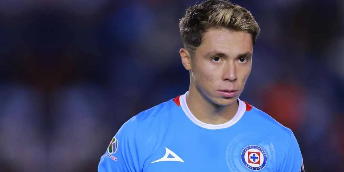 Rodrigo Huescas en Cruz Azul (Fuente: Récord)