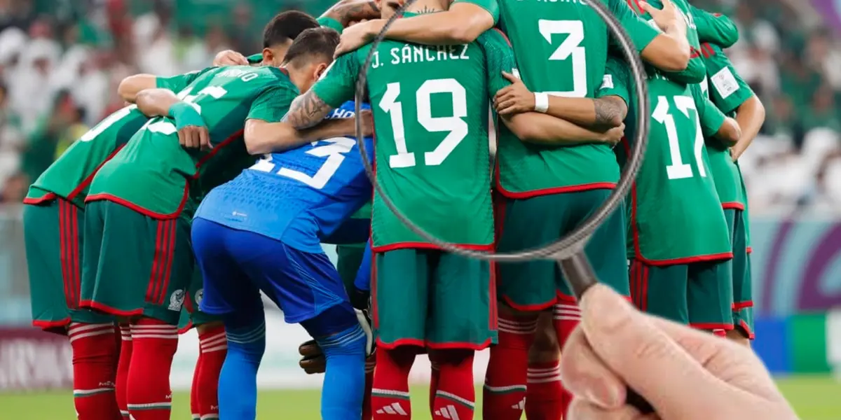 Selección mexicana de fútbol reunida y una mano con una lupa / Imago