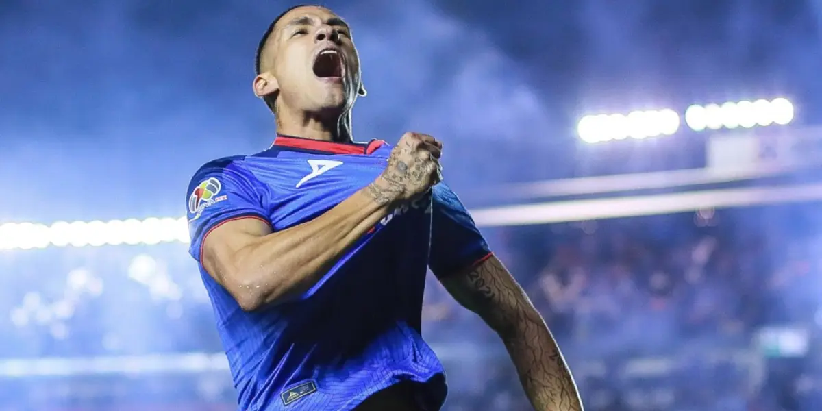 Uriel Antuna festejando su gol con Cruz Azul ante América en la Final del Clausura 2024